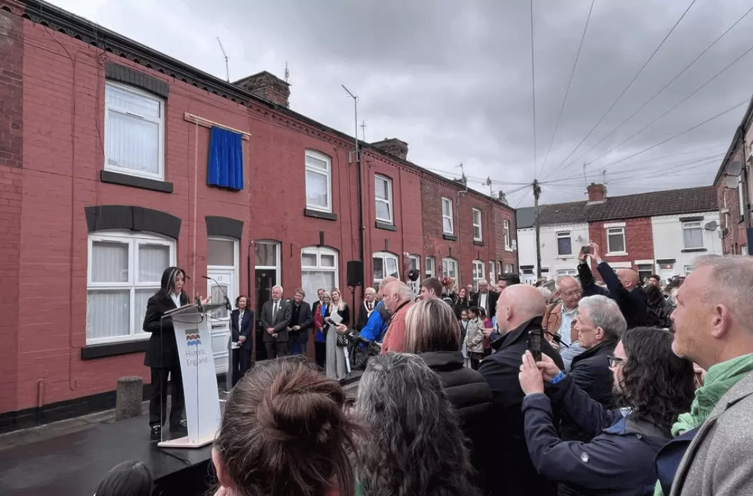 Olivia Harrison unveils Historic England Blue Plaque at George Harrison's childhood home 12 Arnold Grove